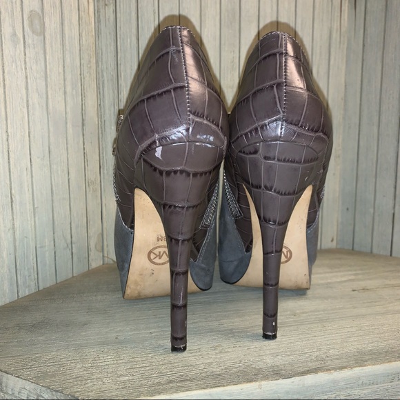 Michael Kors Gray Stiletto Suede & Patent Leather Heels 8M - Picture 4 of 11